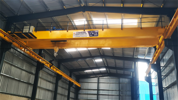 Double Girder EOT Cranes